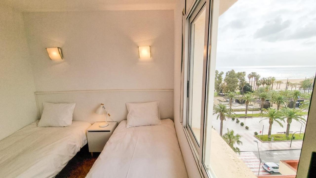 Fantastic Sea View On The Beach Salou Luaran gambar